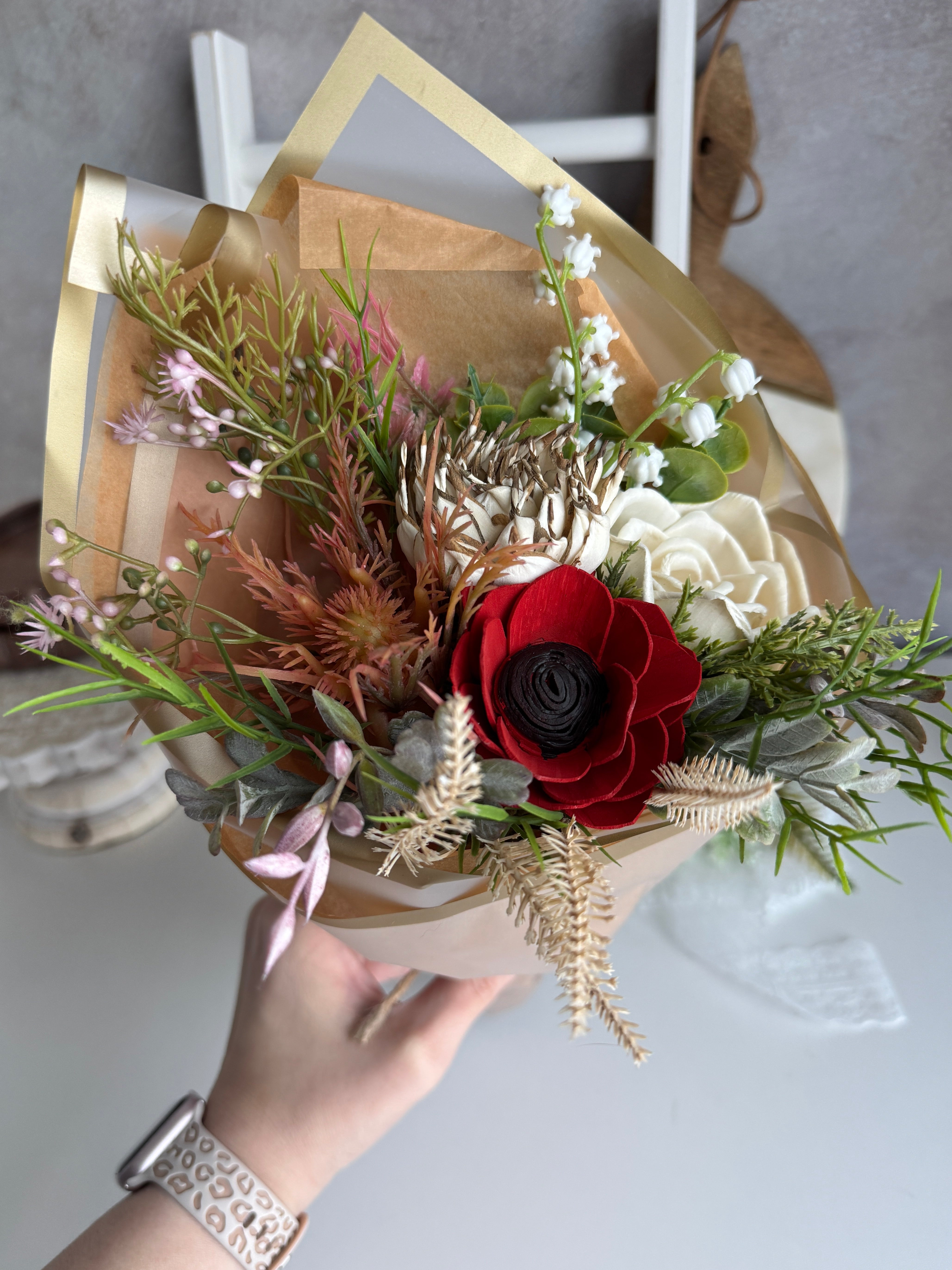Classic Rose Bouquet & Boutonniere Set - 10in round 💍✨